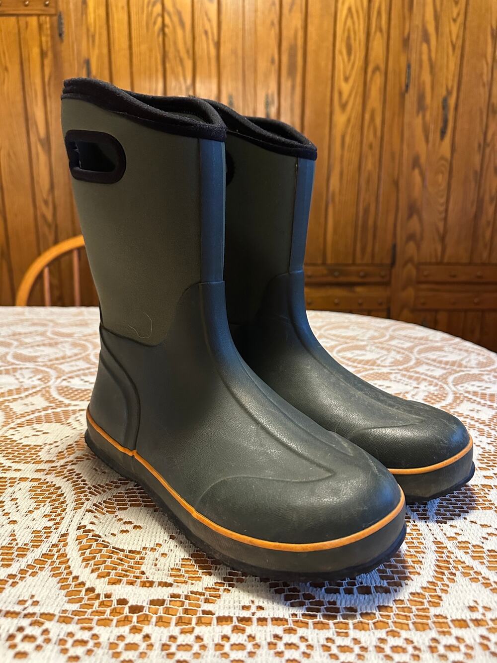 DSG Kids Snowbound Winter Boots Size 7 Youth Waterproof Neoprene Rubber